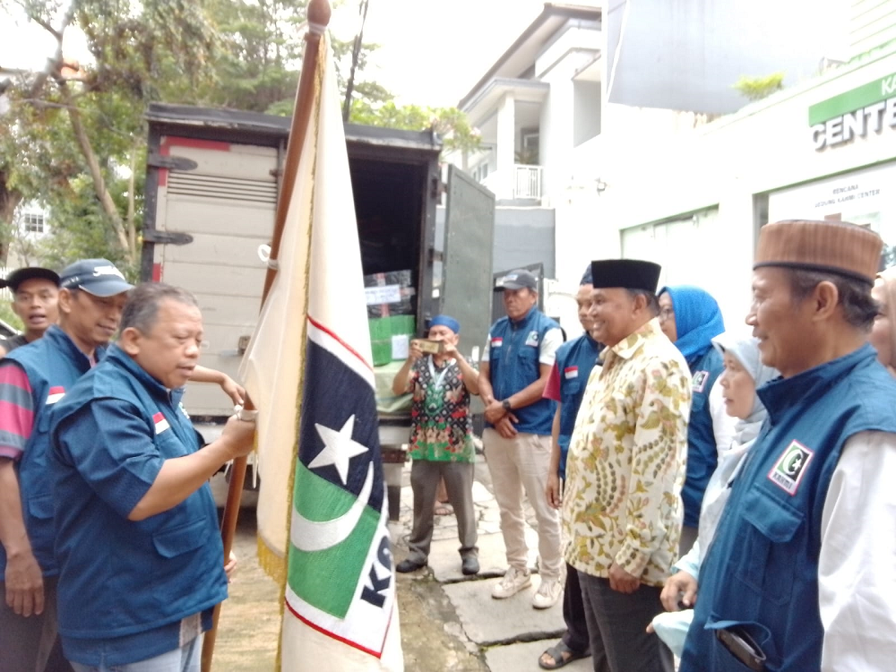 Mantan Gubernur Aceh, Abdullah Puteh, Melepas Tim Relawan ke Sumatera Abdullah_Puteh.png