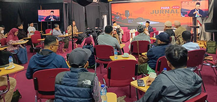Diskusi Subuh UBN Newsroom Hadirkan CEO Drone Emprit Ismail Fahmi fahmi-3.jpg