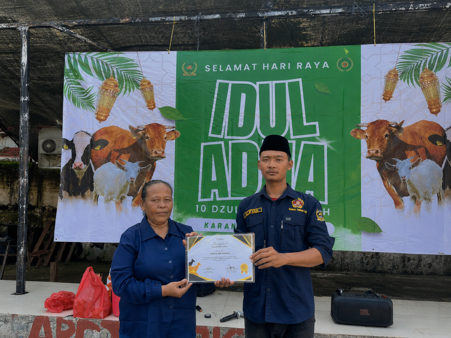 Karang Taruna RT 703 Petamburan Bangun Tradisi Kurban Kolektif, Salurkan Ratusan Paket untuk Warga file_00000000b3847207807bb5cfc8422f7d2.png