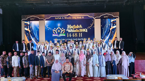 73 Santri SHQ Diwisuda, UBN: Al-Quran Harus Diamalkan Sepanjang Hayat santri.png